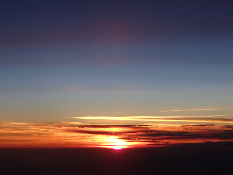 飛行機から見た夕焼け。また来るね、宮古島!!