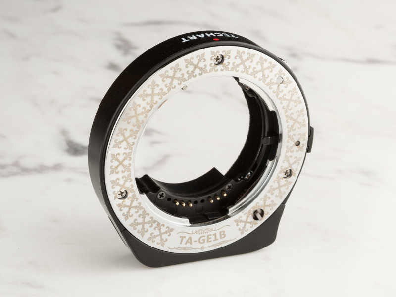 TA-GE1Bは、焦点工房にて3万1,800円。詳細な日本語マニュアルが付属する