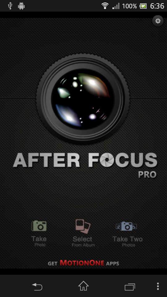 「AfterFocus Pro」の起動画面。まずは「Select From Album」をタップして、加工元の画像を選ぶ