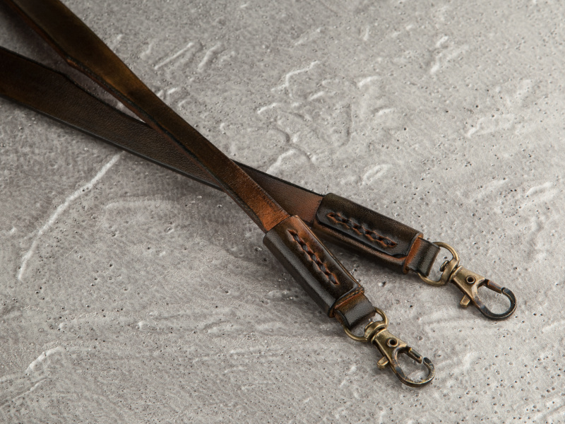 取り付け金具を加工して、MX-1にフィットさせている。写真の金具は試作品で、製品版はよりていねいな仕上げとなる