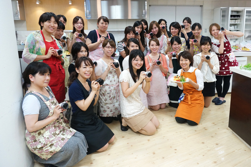 参加したみんなと講師の先生と一緒にハイチーズ♪