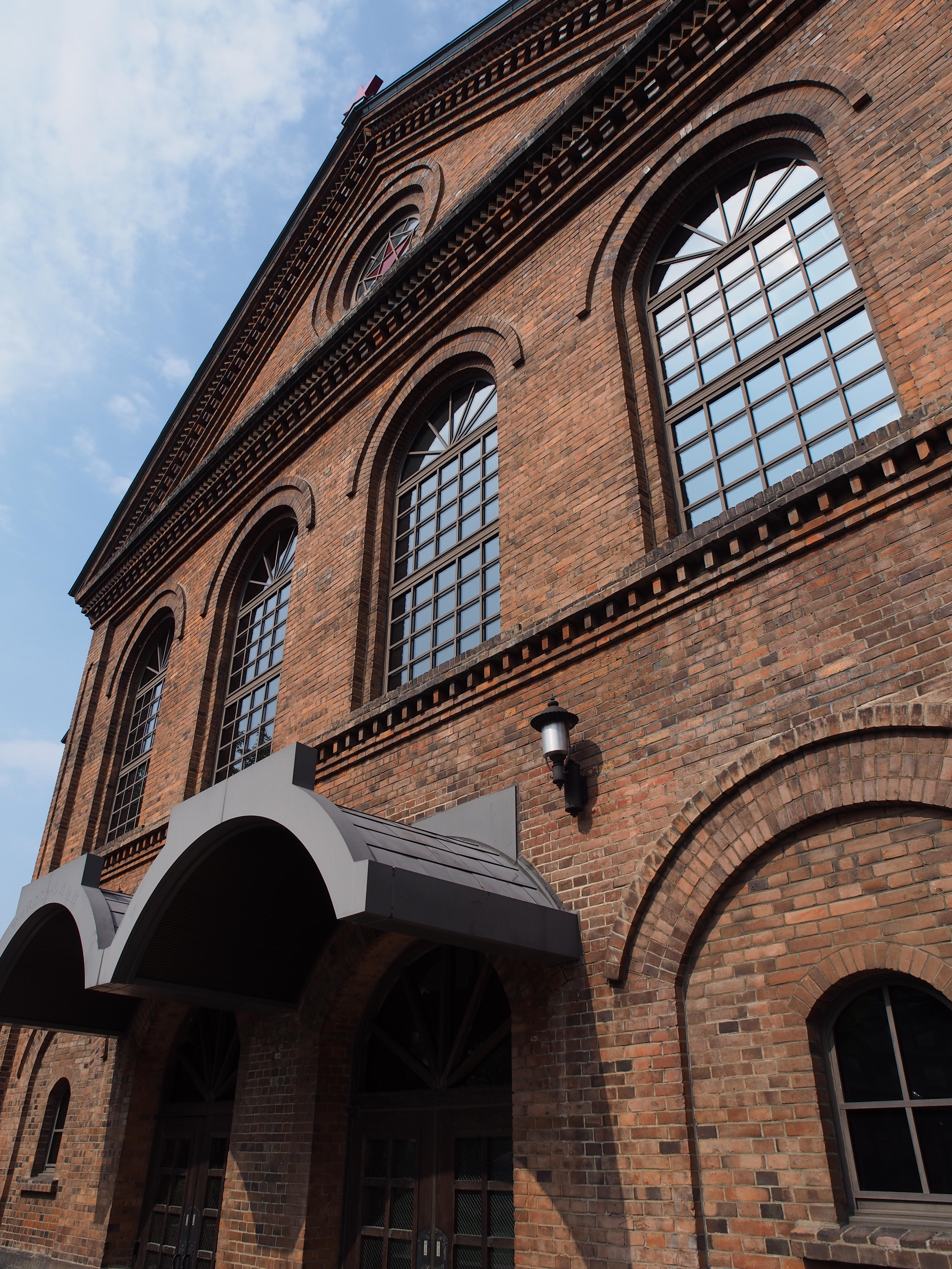 E-P5と組み合わせる標準ズームとしては大きすぎだし、重量バランスもいいとは言えないが、使い勝手としてはそんなに悪くはない感じ。1/1,250秒 / F5.6 / -0.3EV / ISO200 / 絞り優先AE / WB：晴天 / 12mm