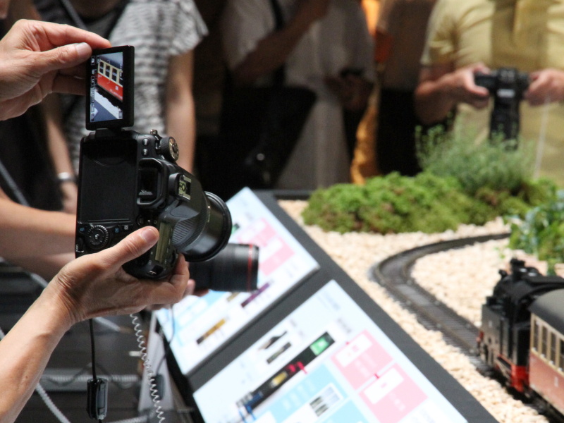 高速化したライブビューAFで動体撮影を試せるコーナー