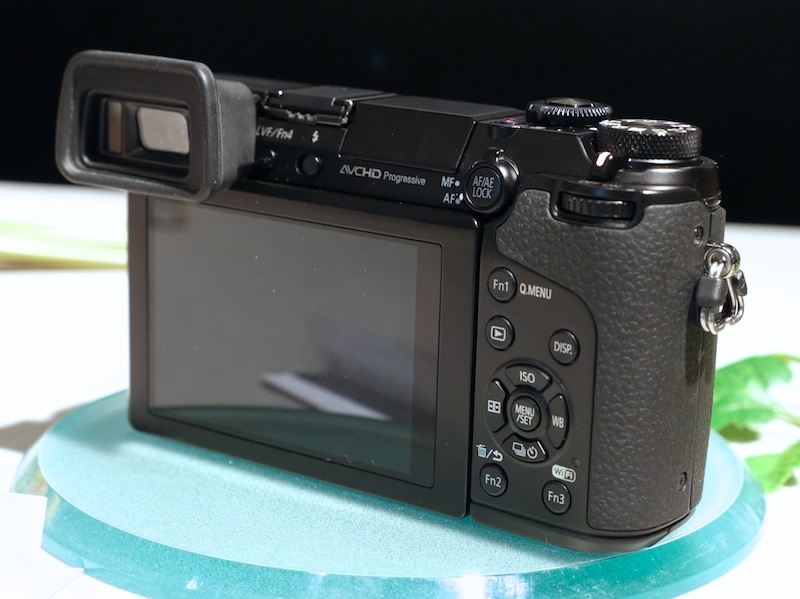 同じくオプションのアイカップ「DMW-EC1」。EVFに取り付けることで、外光を遮断できる