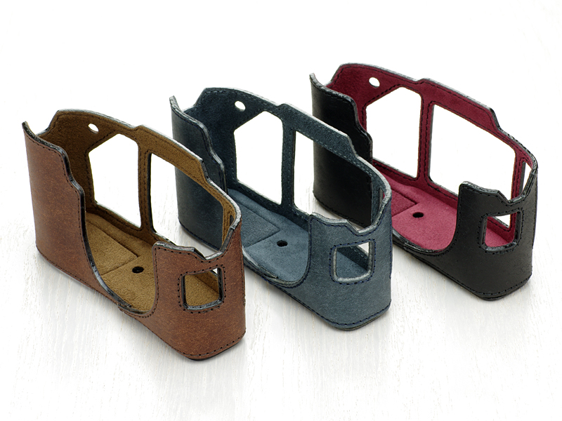 左からチョコレート、ネイビー、ブラック