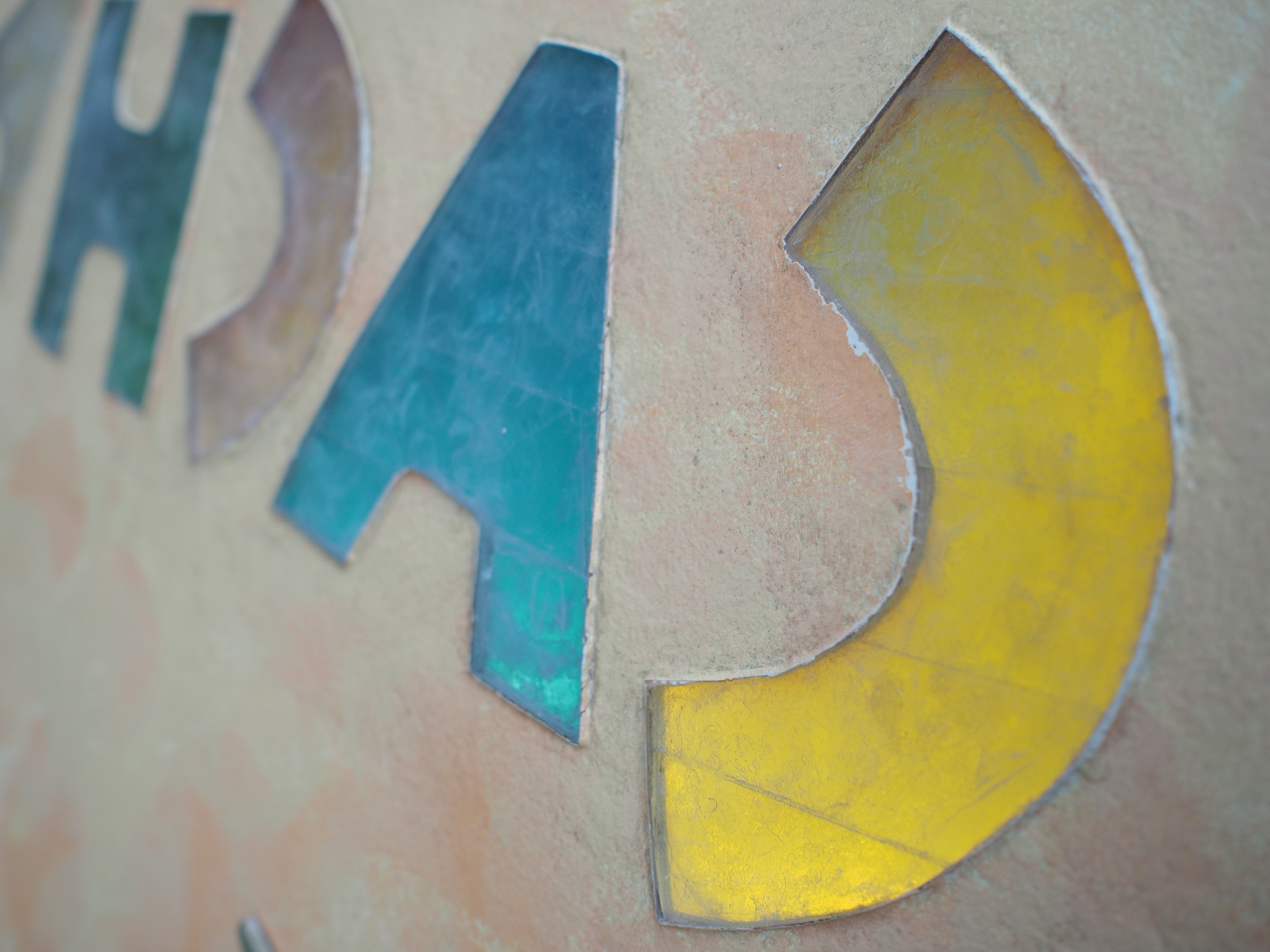 M.ZUIKO DIGITAL 17mm F1.8の最短撮影距離は、スペック上は0.25mなんだが、実際は18cmぐらいまで寄れる。爪を隠して能なしに見せるのは損なだけだと思うけどね。M.ZUIKO DIGITAL 17mm F1.8 / 1/320秒 / F2.5 / +0.7EV / ISO200 / 絞り優先AE / WB：晴天 / 17mm