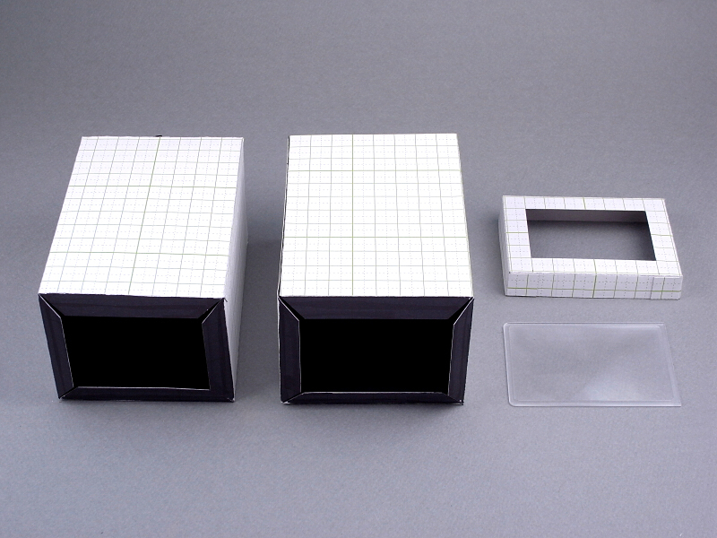 鏡筒の各パーツを全部組み立てるとこのようになる。接着には両面テープを使用した。左から、鏡筒内側、鏡筒外側、鏡筒先端、である。