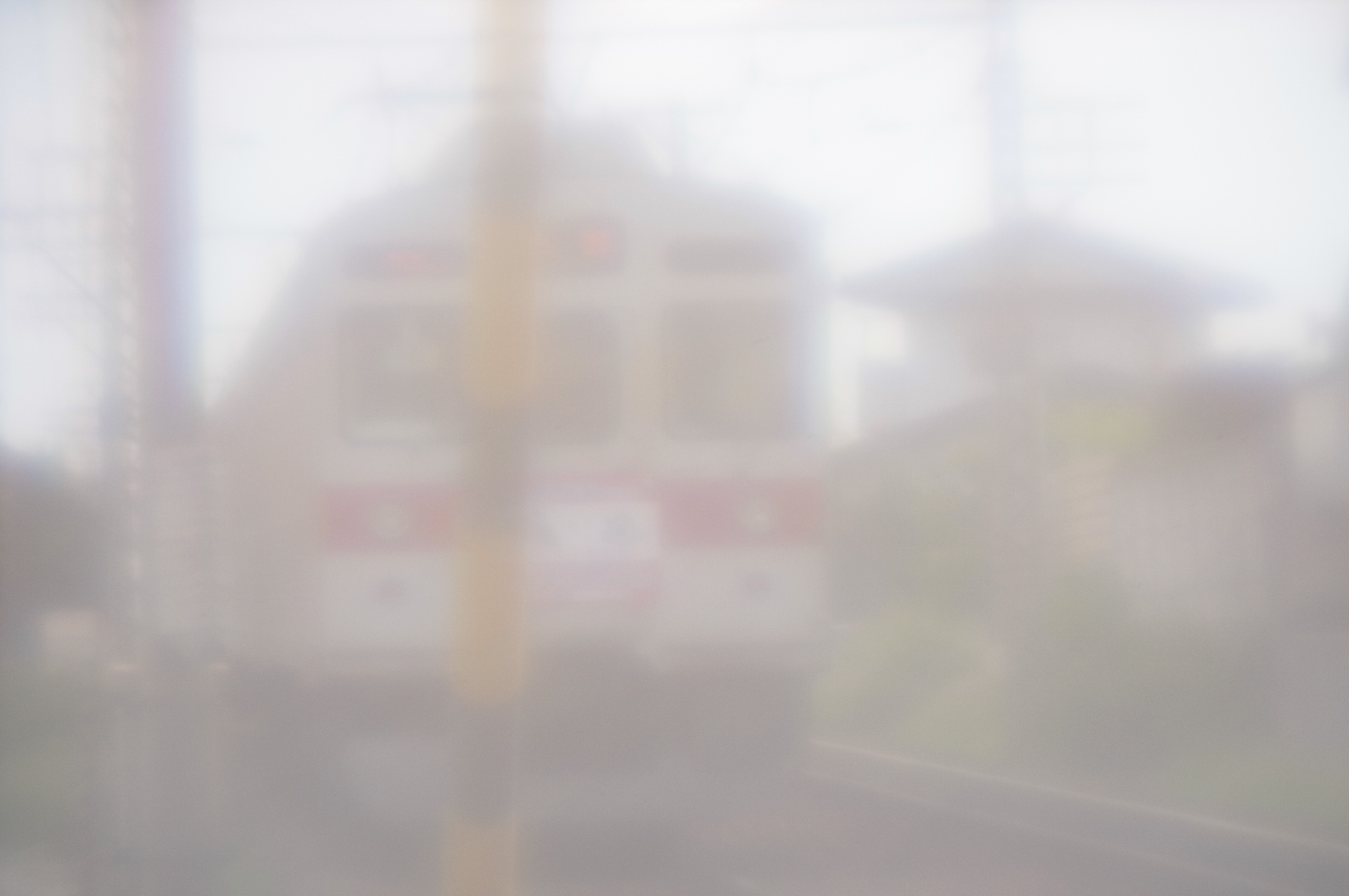 鉄道マニアではないが、長野電鉄を撮ってみた。いや、マニアだったらこの写真で長野電鉄だとわかるものなのだろうか?