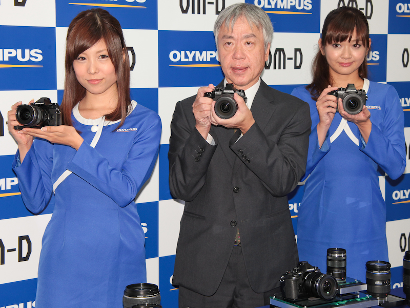 オリンパスの笹宏行社長（中央）も出席した。