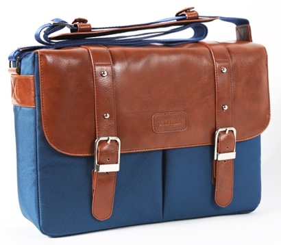 「CAMERA BAG 13PF-N-BC02」（ネイビー）1万2,680円