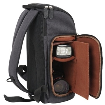 「CAMERA BAG 13PF-N-BC05」（ブラック）1万6,310円