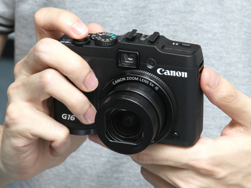 PowerShot G16。実勢価格は5万9,980円前後
