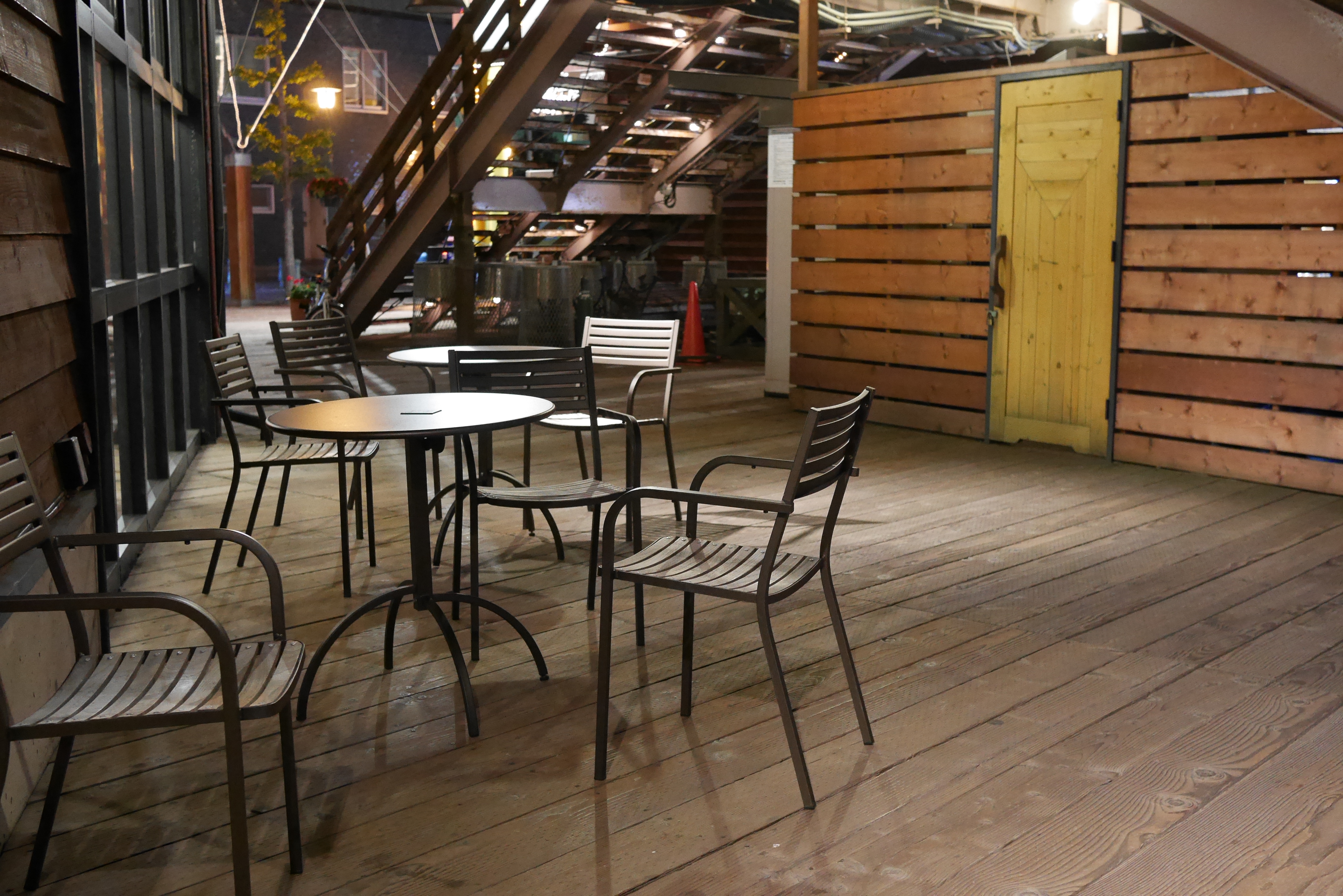 DMC-GX7 / LUMIX G 20mm F1.7 II ASPH. / 4,592×3,064 / ISO3200 / F2.8 / 1/25秒 / 20mm（41mm相当）