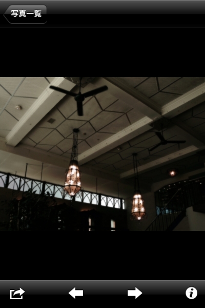 転送された画像はそれぞれを表示することができます。カメラロールを起動しなくてもここから投稿することも可能。