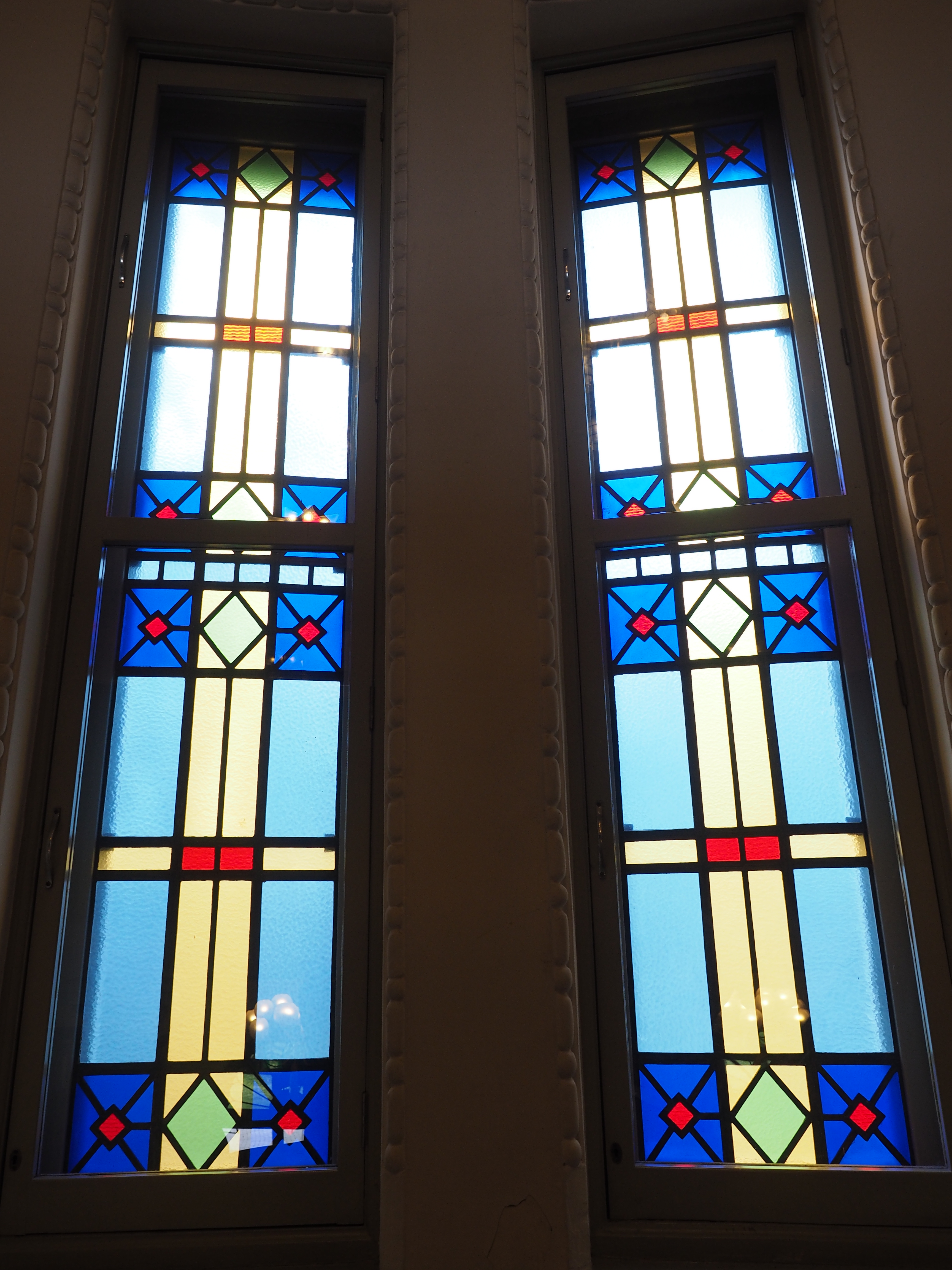 歪曲収差は自動補正しているのだろうが、まっすぐの線がまっすぐに写るのはやっぱり気持ちがいい。 / E-M1 / M.ZUIKO DIGITAL ED 12-40mm F2.8 PRO / 3,456×4,608 / ISO400 / F4 / 1/100秒 / 12mm