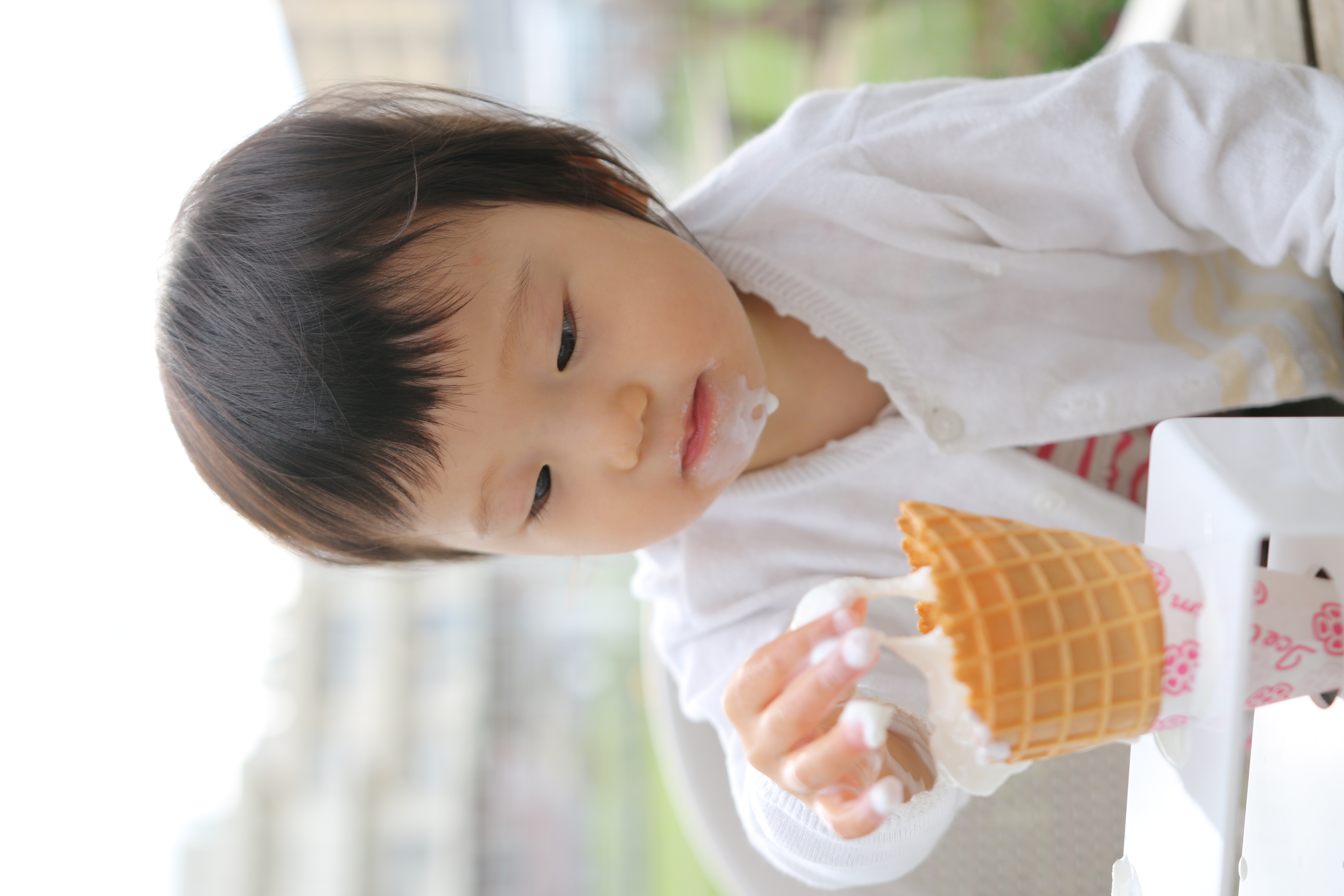 開放から少し絞り込んだF2.5で撮影しました。アップ気味のときは被写界深度が浅くなりすぎることもあるので、ぼかしたいと思っても開放ではなく焦点距離や被写体との距離を考慮して、少し絞り込むこともあります。EOS 70D / SIGMA 18-35mm F1.8 DC HSM / F2.5 / 1/500 / ISO100 / +0.7EV / 35mm