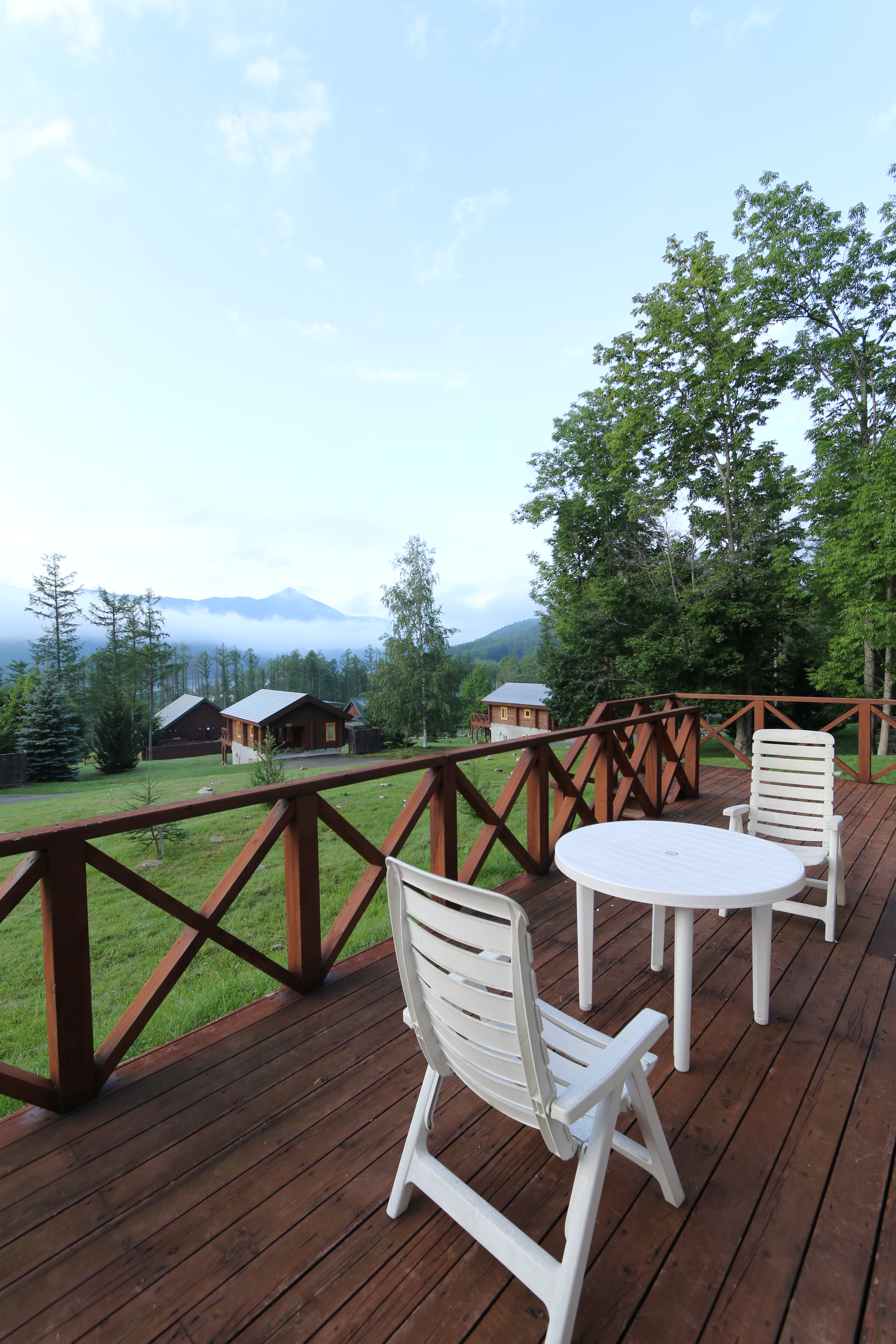 キヤノンのAPS-C機専用レンズEF-Sシリーズのなかでは最も広角レンズとなるEF-S 10-22mm F3.5-4.5 USMのワイド端10mmにて撮影。35mm判換算で16mm相当となりワイド感はかなりのもの。EF-S 10-22mm F3.5-4.5 USM / 1/80秒 / F5.6 / +0.3EV / ISO100 / 絞り優先AE / WB：太陽光 / 10mm