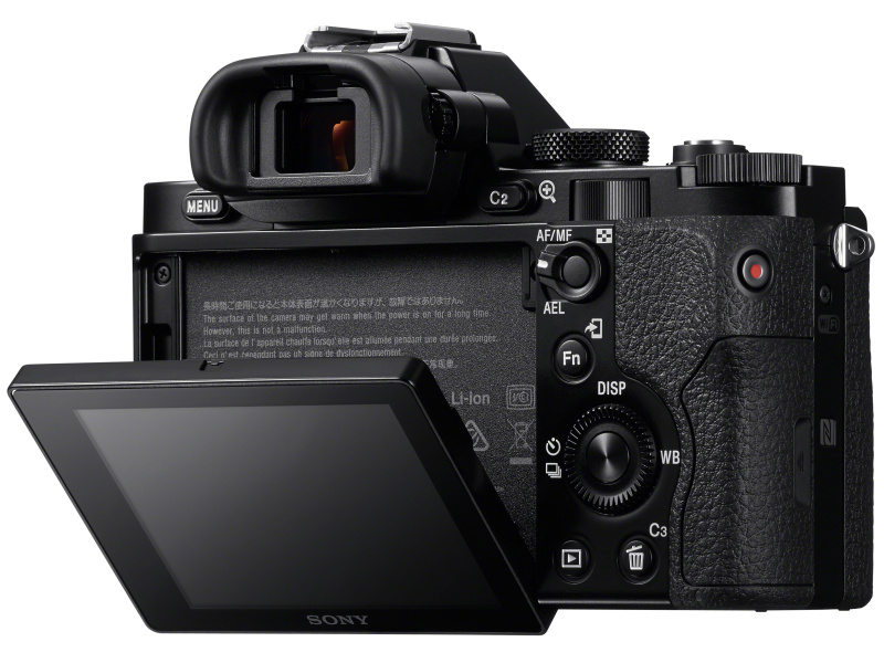 2機種ともチルト式の液晶モニターを採用