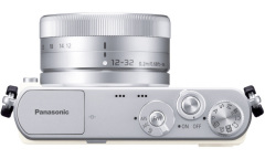 パナソニック、レンズ交換式で最小サイズの「LUMIX DMC-GM