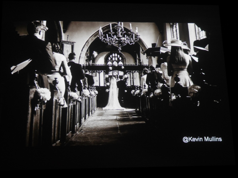Kevin Mullins氏の写真では、ドキュメンタリー的作風のウェディングフォトにおける静穏性の大事さを強調