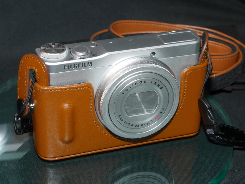 専用ケースもラインナップした