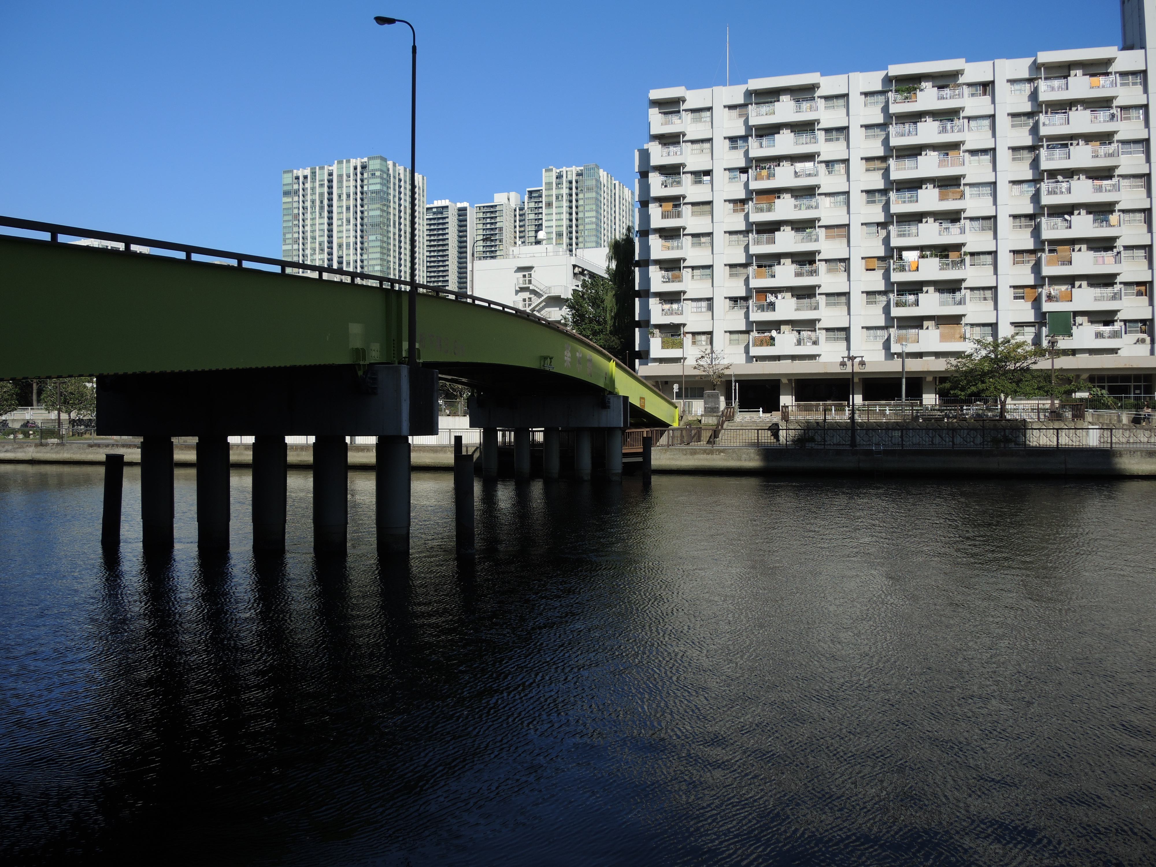 COOLPIX P7800 / 4,000×3,000 / ISO80 / F2.8 / 1/2,000秒 / 6mm（28mm相当）