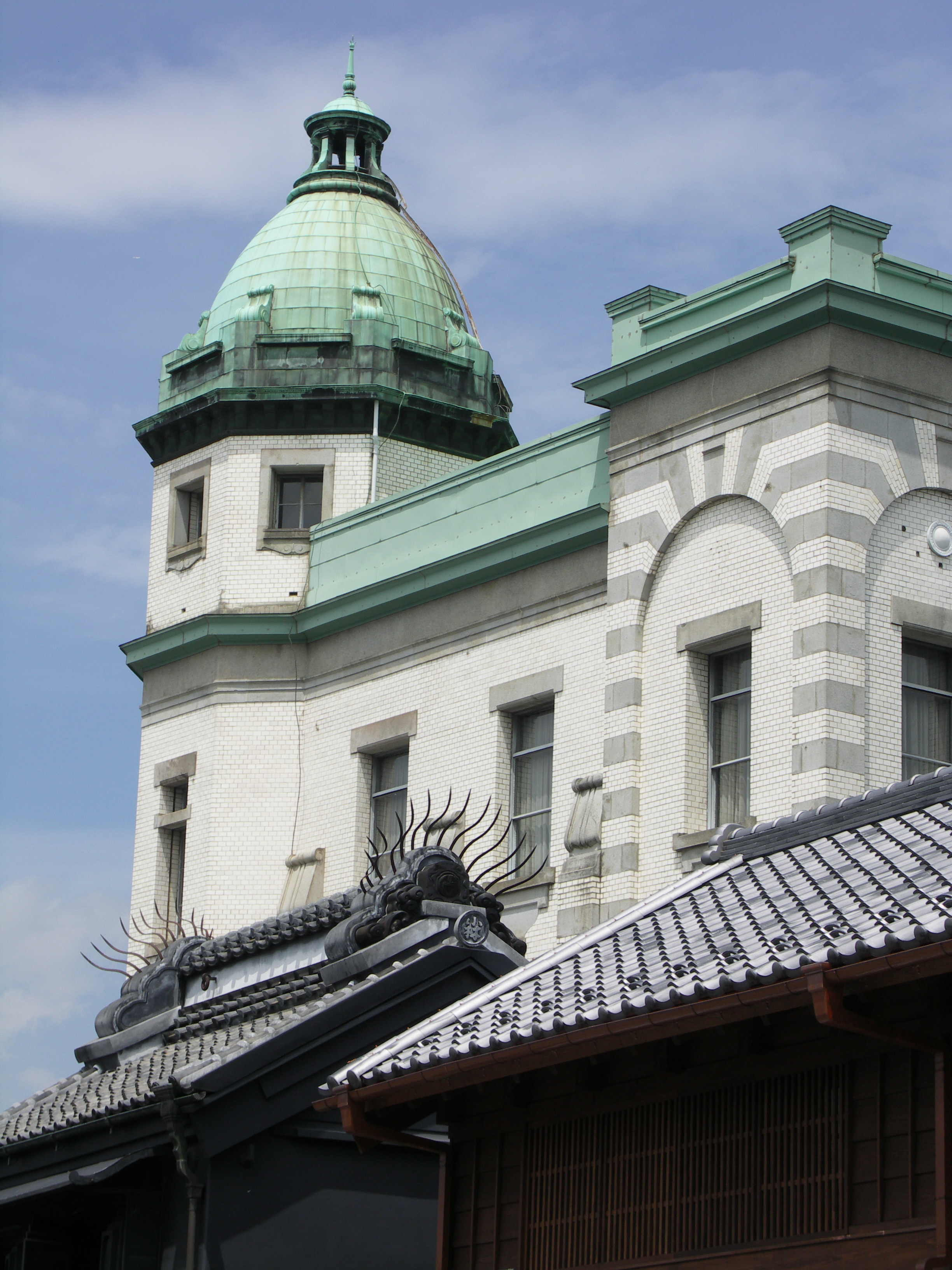 DiMAGE A200 / 2,448×3,264 / ISO50 / F5.6 / 1/500秒 / 26mm（101mm相当）