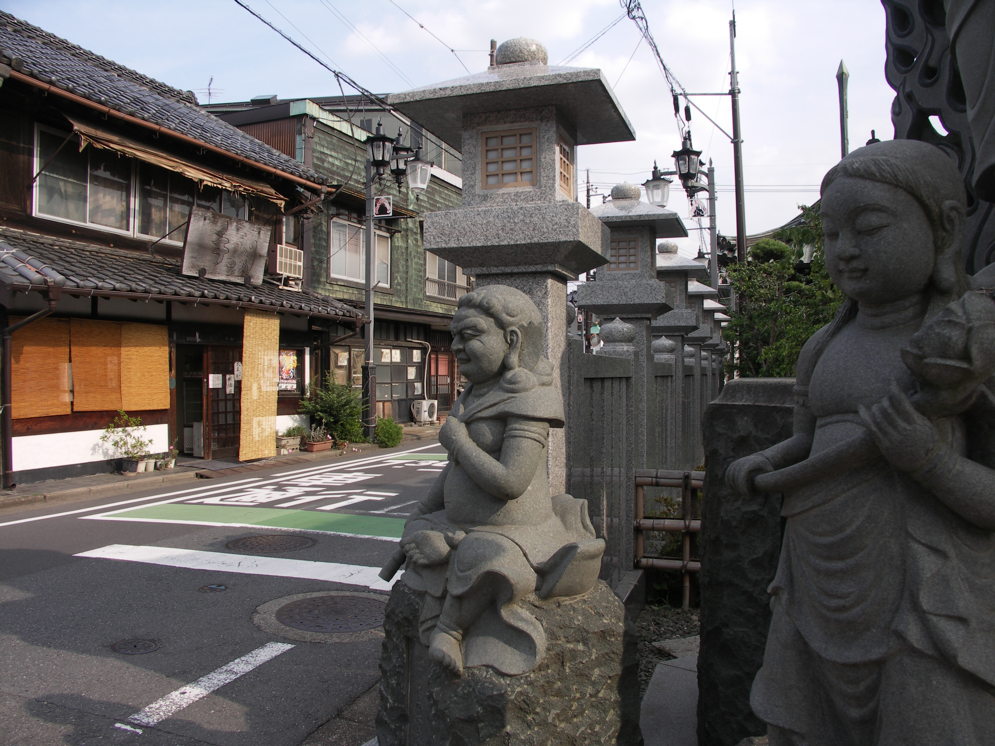 DiMAGE A200 / 3,264×2,448 / ISO50 / F5.6 / 1/160秒 / 7.2mm（28mm相当）