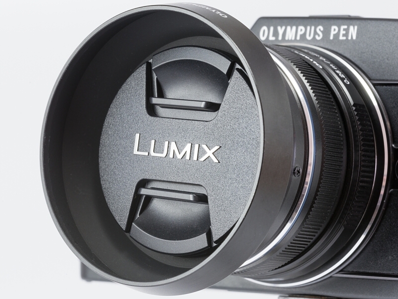 M.ZUIKO DIGITAL 17mm F1.8のキャップをパナソニックの中つまみタイプのに変えた。フードを付けたままでも着脱しやすくて便利。今回のネタとは関係ないけどね。