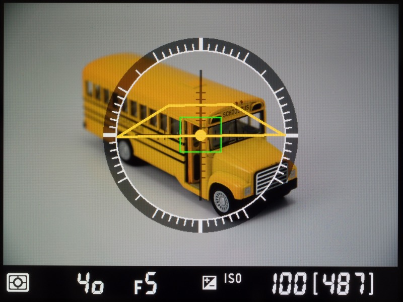 これはライブビュー撮影時の水準器表示。個人的にはD600の表示のほうが好み（負け惜しみとかじゃなくて）。