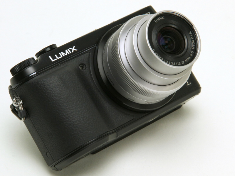 【参考】LUMIX G VARIO 12-32mm F3.5-5.6 ASPH. MEGA O.I.S.（シルバー）をLUMIX DMC-GX7（ブラック）に装着