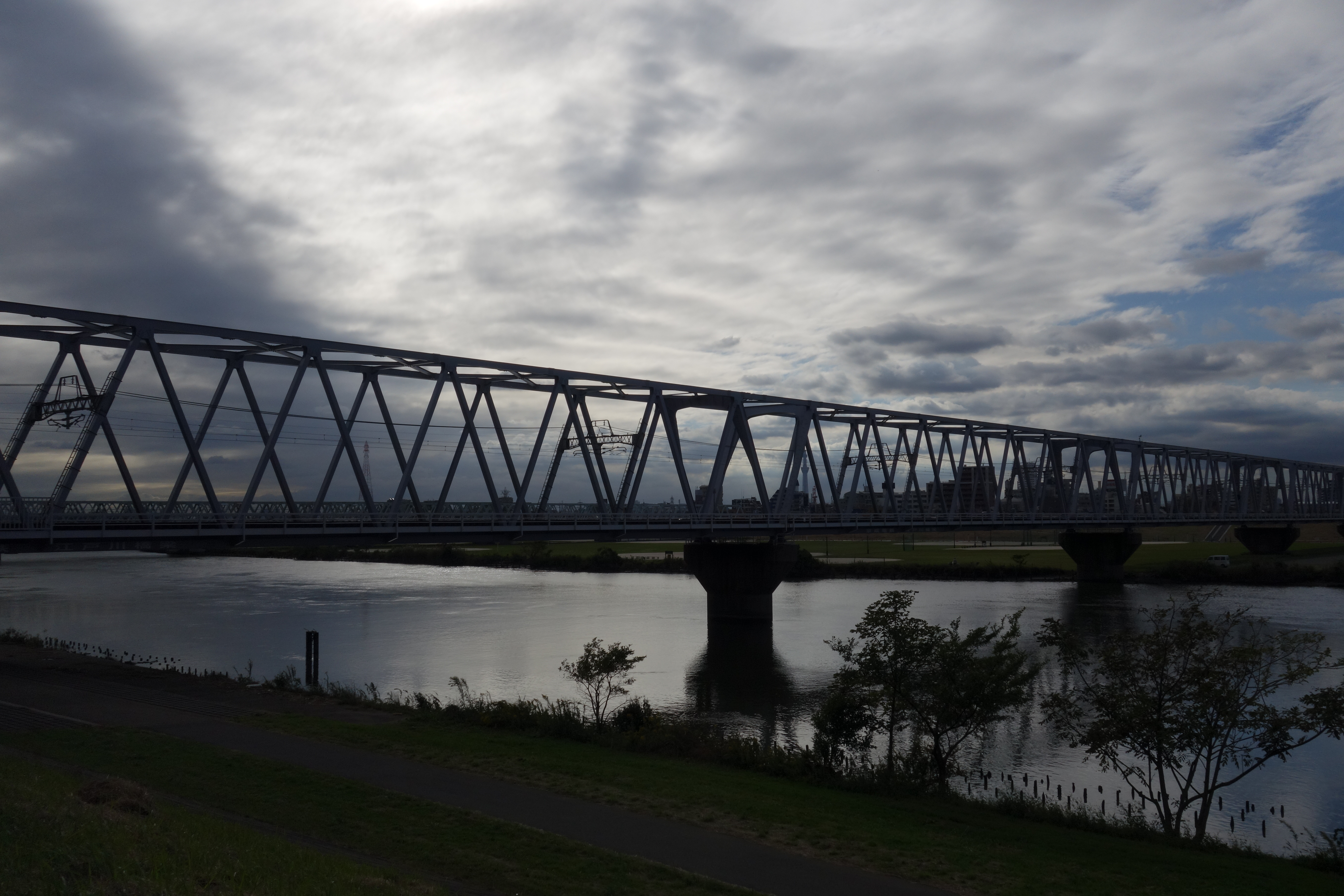 DSC-QX100 / 5,472×3,648 / ISO160 / F8 / 1/1,600秒 / 12.6mm（34mm相当）