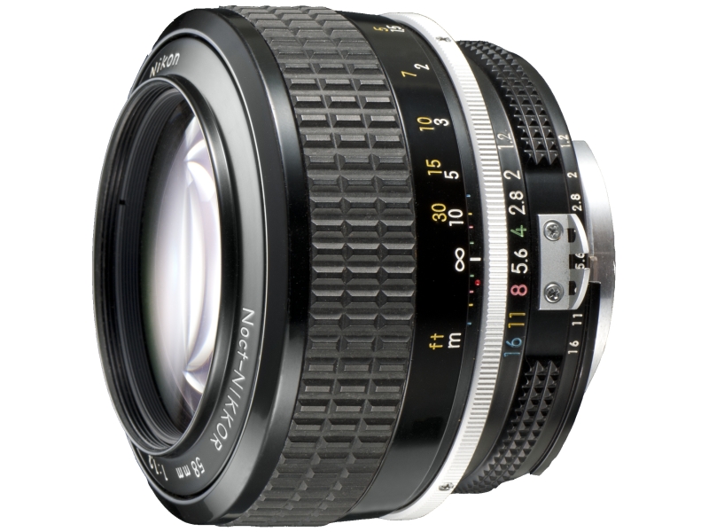 初代のノクトニッコール「Ai Noct-Nikkor 58mm F1.2」（写真）は1977年の発売。その後1982年に二代目となる「Ai Noct-Nikkor 58mm F1.2 S」が発売された。
