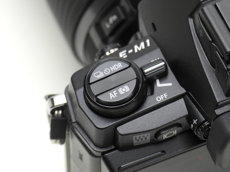 E-M1のAFモード切替ボタン