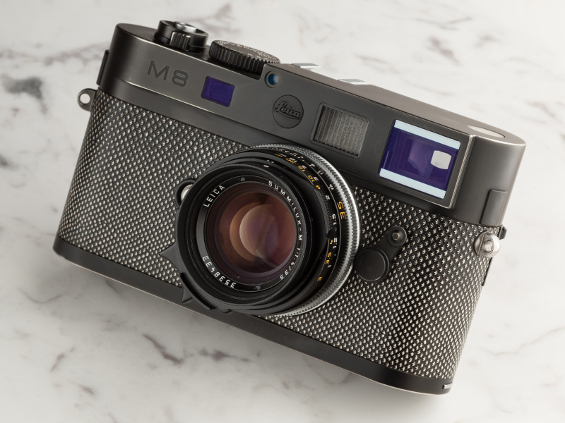 貼り替え作業はデジタルホビーに依頼した。貼り革張り替えサービスは4,200円だ