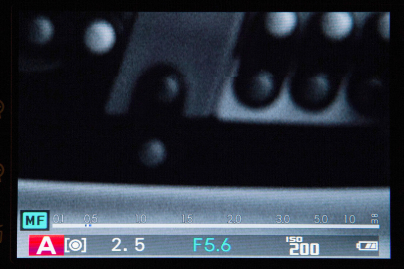 デジタルスプリットイメージは、左右にズレた4本を帯でピントを合わせる