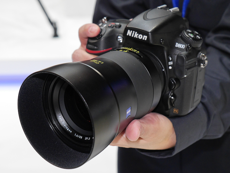 Otus Apo-Distagon T* 1.4/55。一般的な同クラスのレンズよりも大きなサイズという印象を受けた。