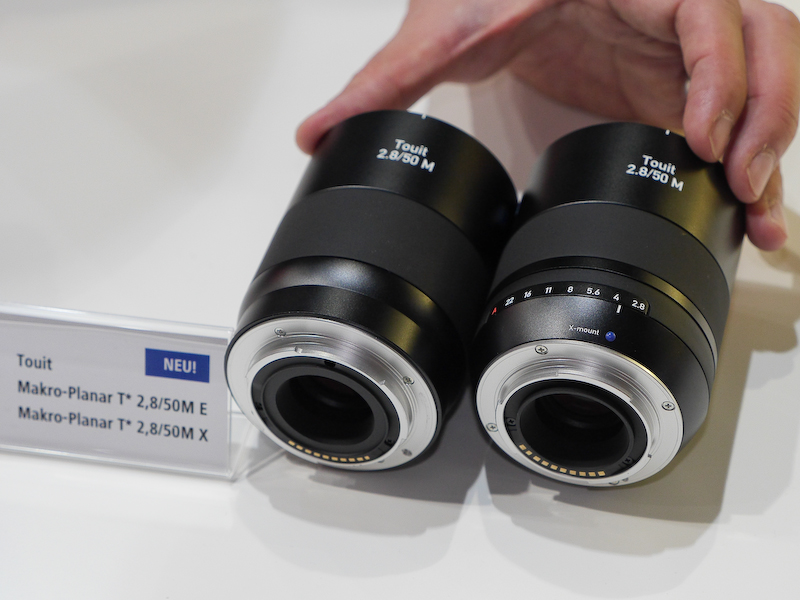 これまでのTouit同様、Xマウント用は絞りリングを備える。