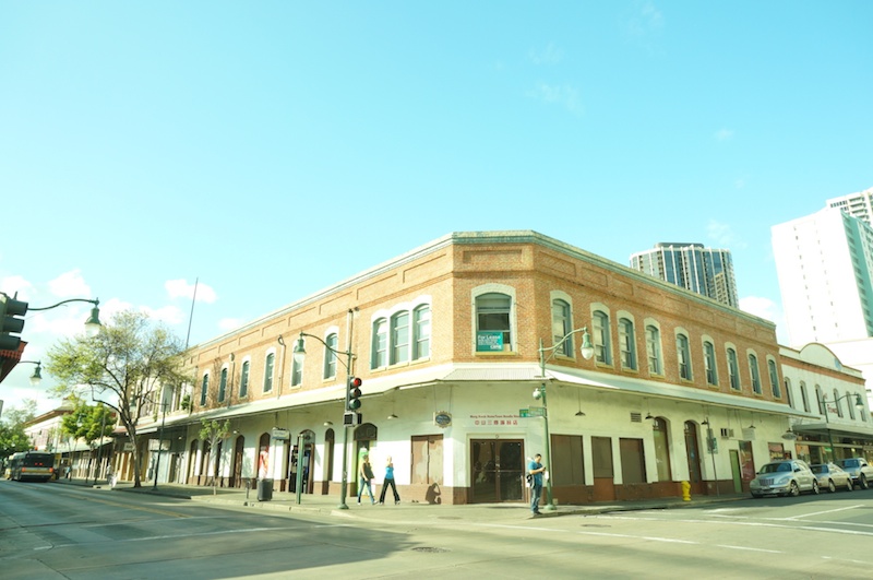 ダウンタウンからチャイナタウン地区を歩きました。治安があまりよろしくないと聞く場所なので、メインストリートのお店を中心に回りました。危険な場所には近づかない。当たり前のことだけど、海外旅行で楽しむ最大の秘訣だそうです。