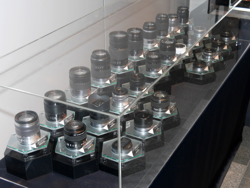 会場には同社のレンズラインナップを展示。撮影を行なった田川氏によると、CM撮影に3日間同行し、キットレンズに限らず大口径標準ズームの12-35mm F2.8や望遠ズームの100-300mmまで様々なパナソニックレンズを用いて撮影したという。