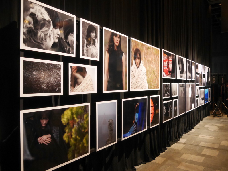 写真家の田川梨絵氏が撮影した73点を展示