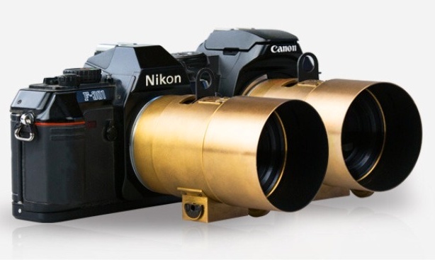 Lomography Portrait Petzval Lens。キヤノンEFマウント用とニコンFマウント用を用意。一般購入者向けの出荷は来春になる見込み。