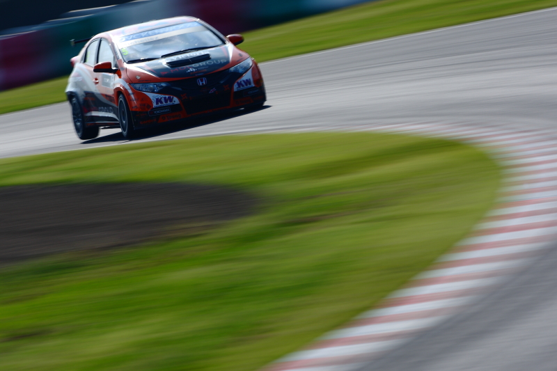 Technical turn! キヤノンEOS-1D Mark III / EF 500mm F4 L IS USM / 1/20秒 / F10 / ISO50