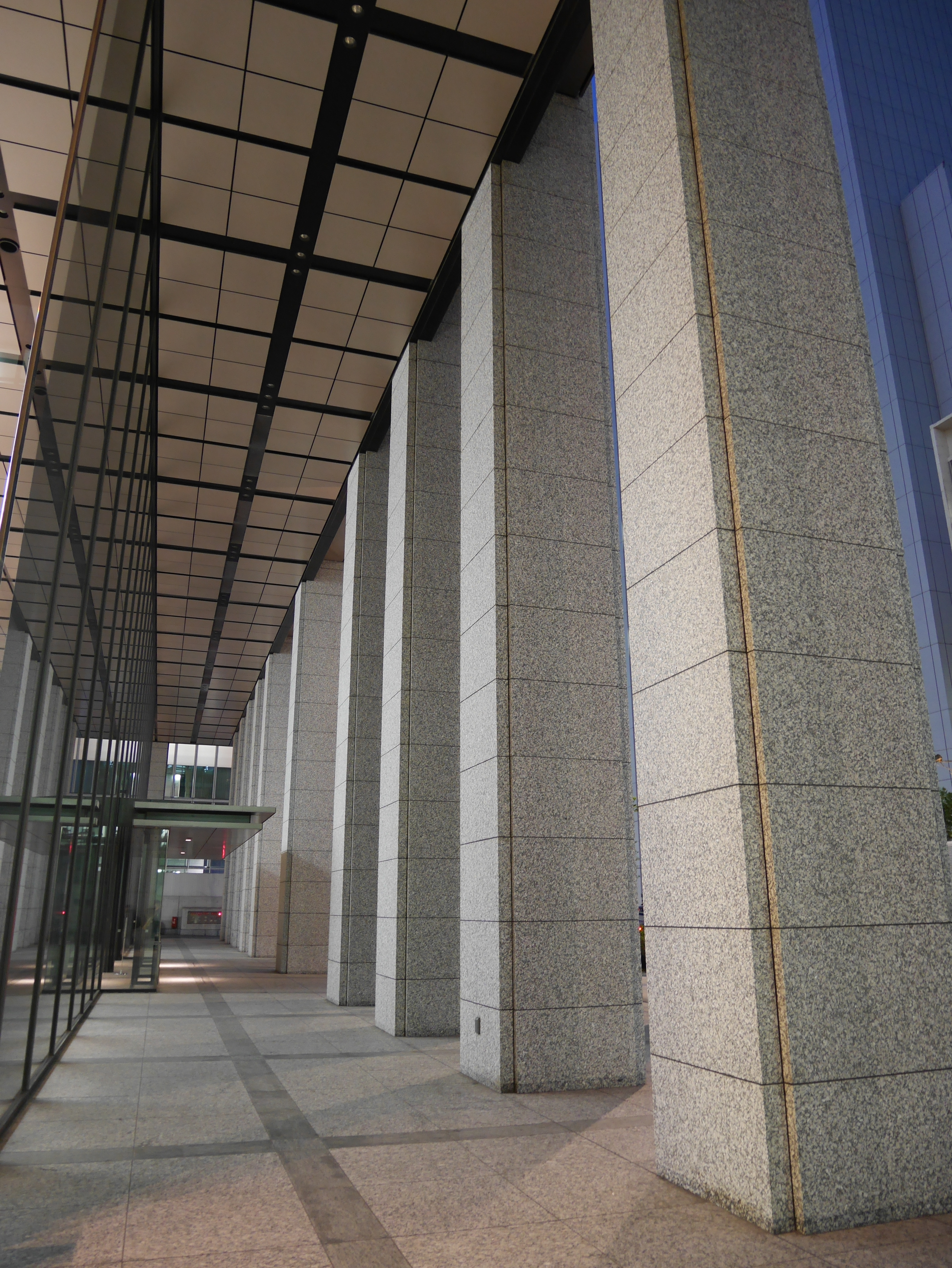 DMC-GM1 / LUMIX G VARIO 12-32mm F3.5-5.6 ASPH. MEGA O.I.S / 3,448×4,592 / ISO800 / F3.5 / 1/6秒 / 12mm（24mm相当）