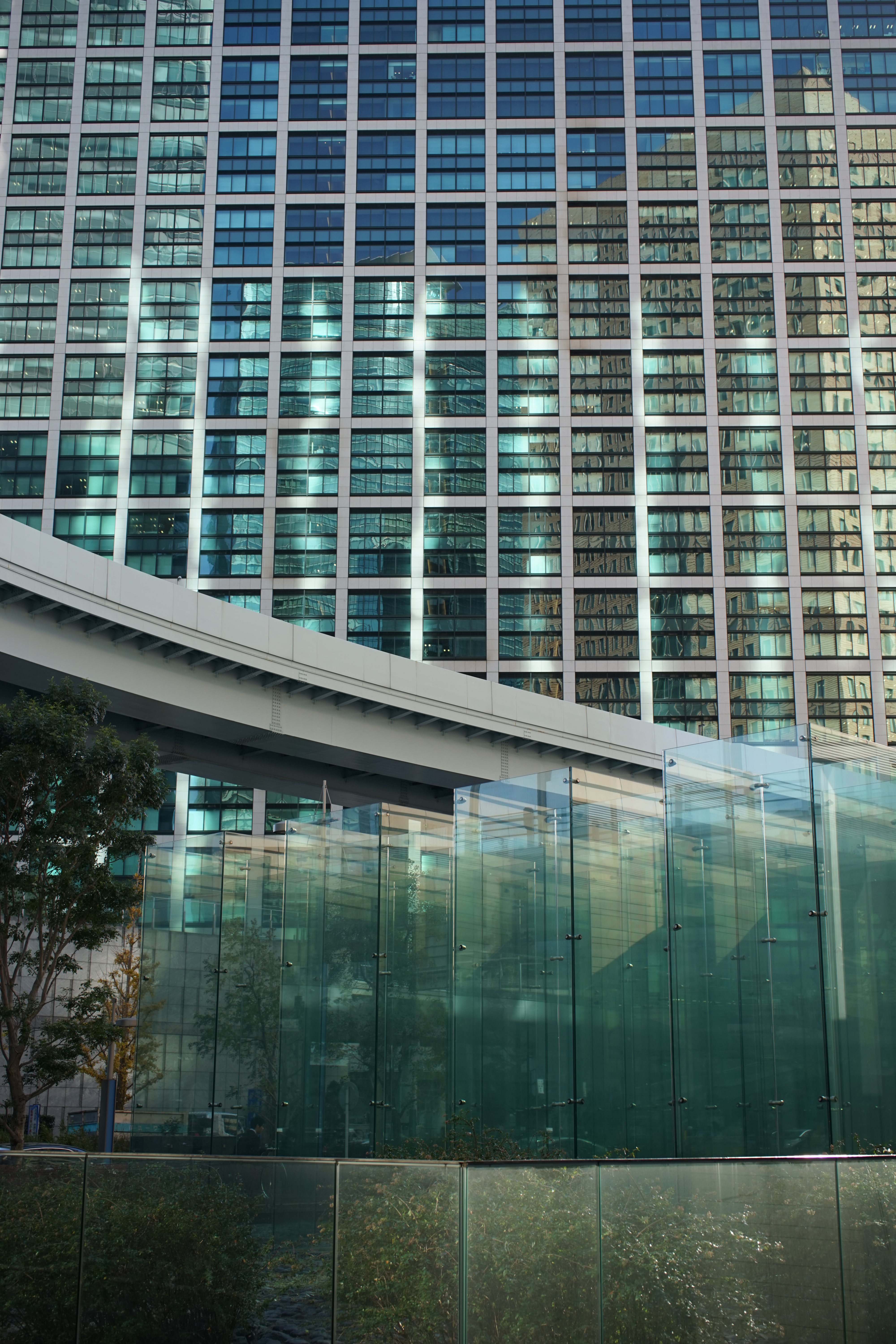 α7 / FE 28-70mm F3.5-5.6 OSS / 4,000×6,000 / ISO100 / F5.6 / 1/100秒 / 42mm