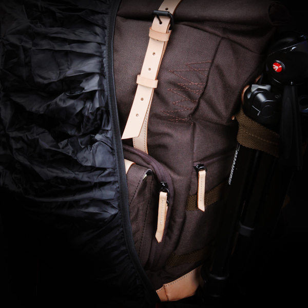 底部には防水カバーを用意