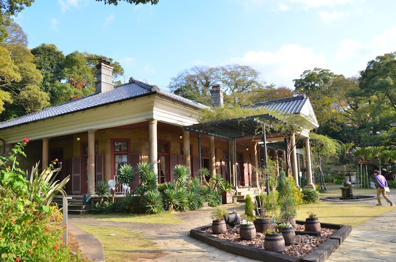旧オルト邸。オルト商会を設立し、製茶業を営んでいたウィリアム･ジョン・オルトの旧邸。主屋・附属屋・倉庫が国の重要文化財に指定されています。