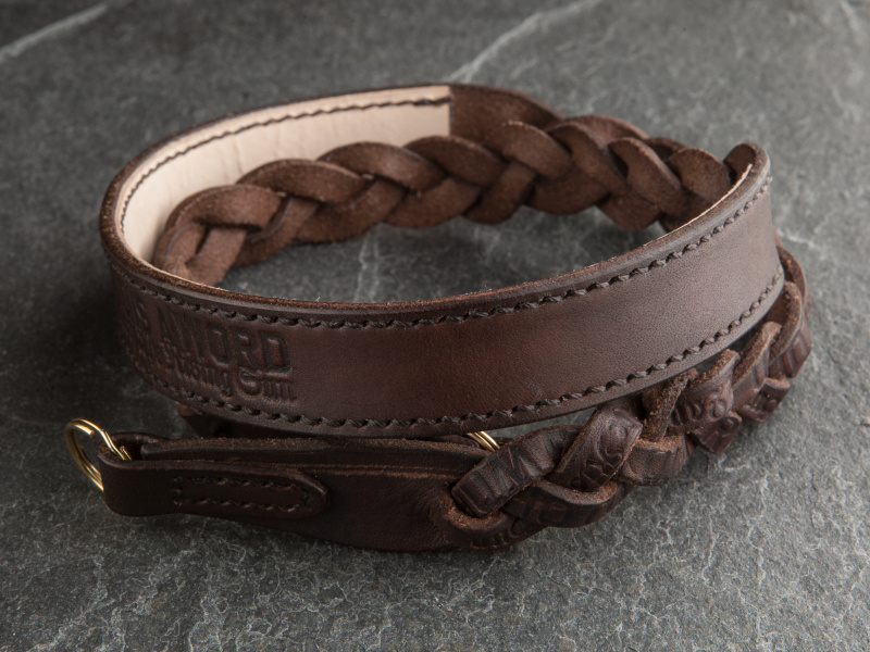 グロックレザーのPIW2.5カメラストラップは31,500円。カラーはオーダー時に指定できる