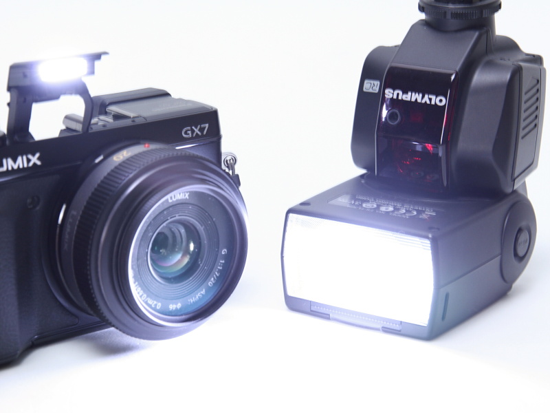 GX7の内蔵ストロボをコマンダーに、でオリンパス製ストロボをワイヤレスTTL発光させられた