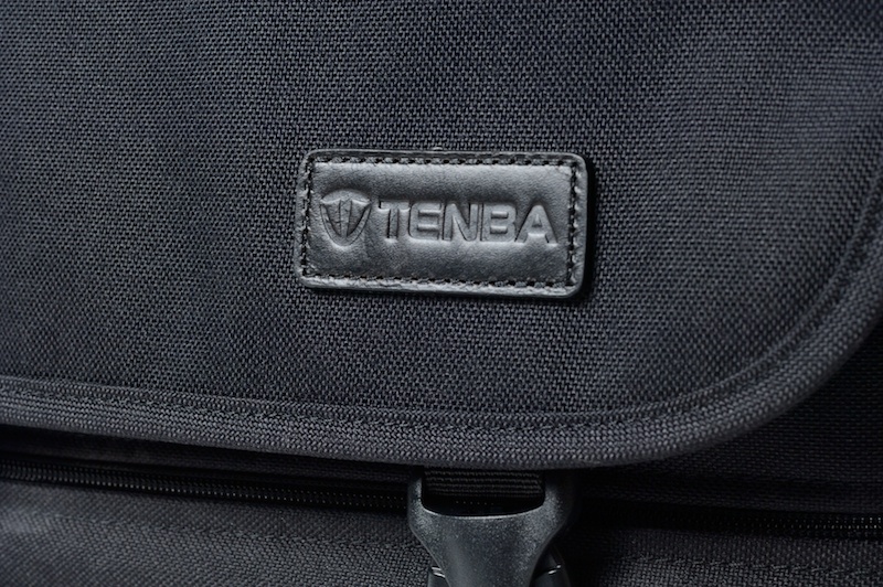 TENBA（テンバ）ロゴは本革製